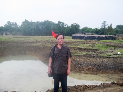 葛院长在太极八卦城工地察看